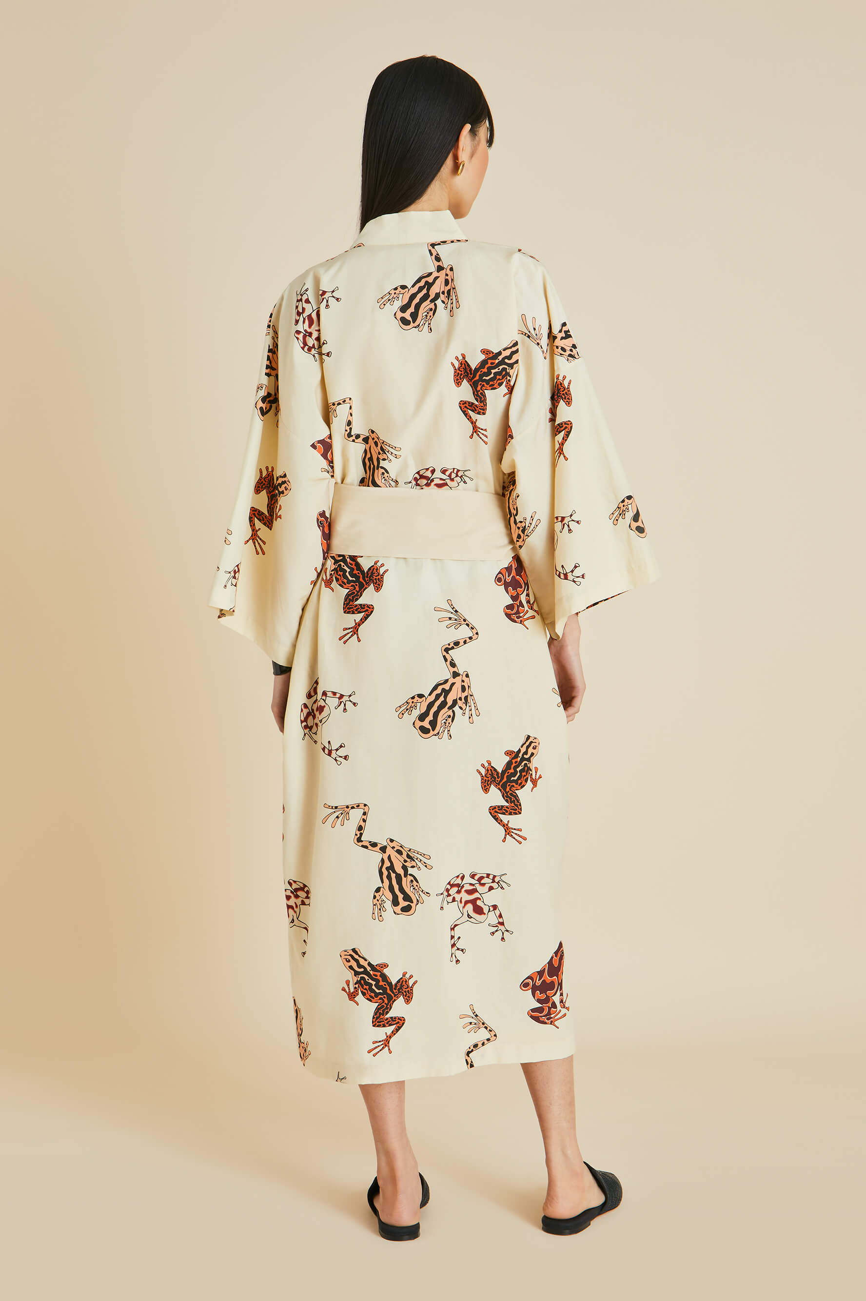 Amaya Hyades Cream Frog Robe in Cotton-Silk