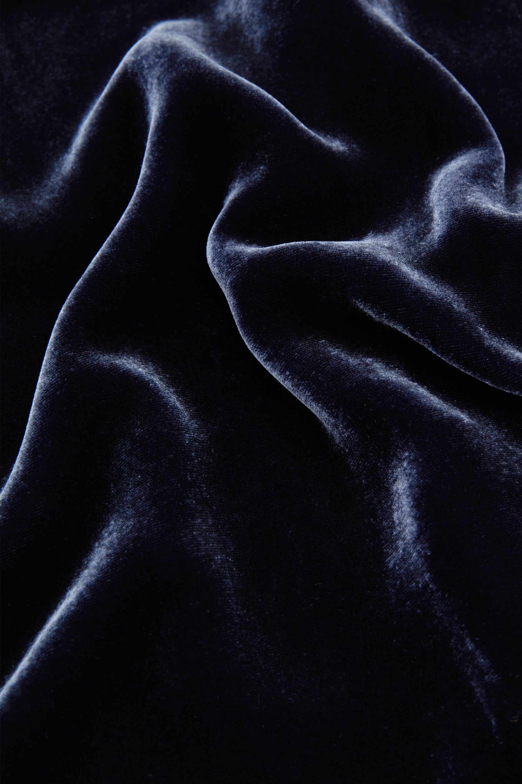 Capability Eclipse Navy Robe in Silk Velvet