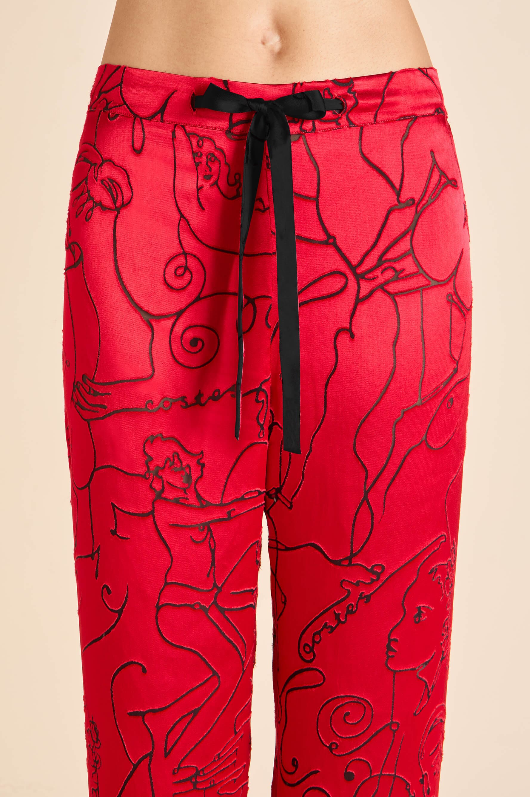 Lila Liaisons Red Figures Pyjamas in Silk Devoré