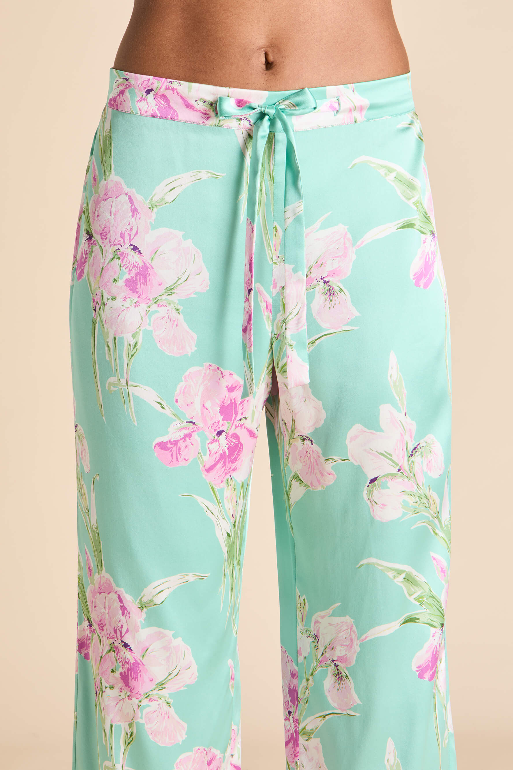Lila Abalone Turquoise Floral Pyjamas in Silk Satin