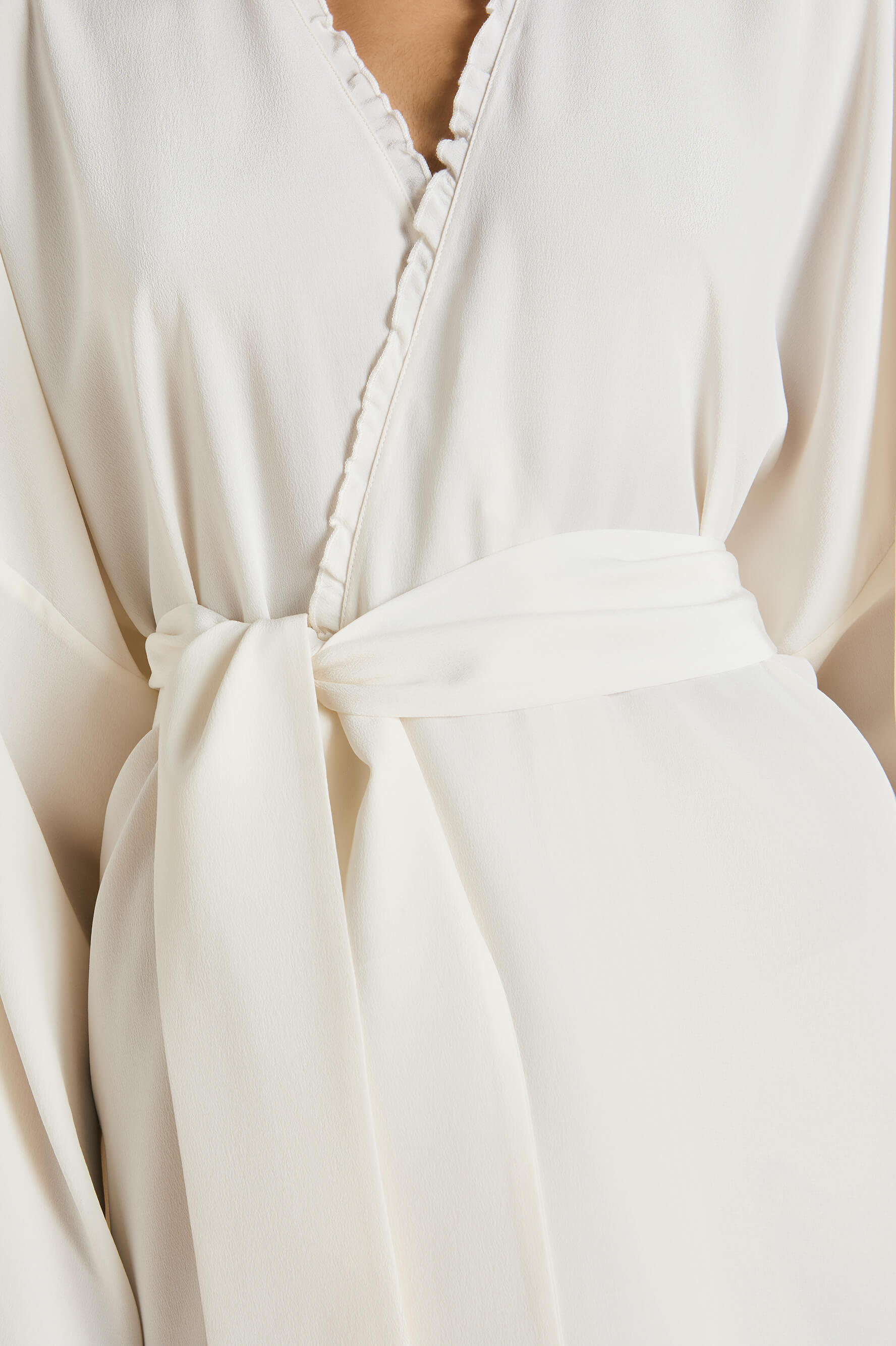 mimi ivory robe in silk crêpe de chine