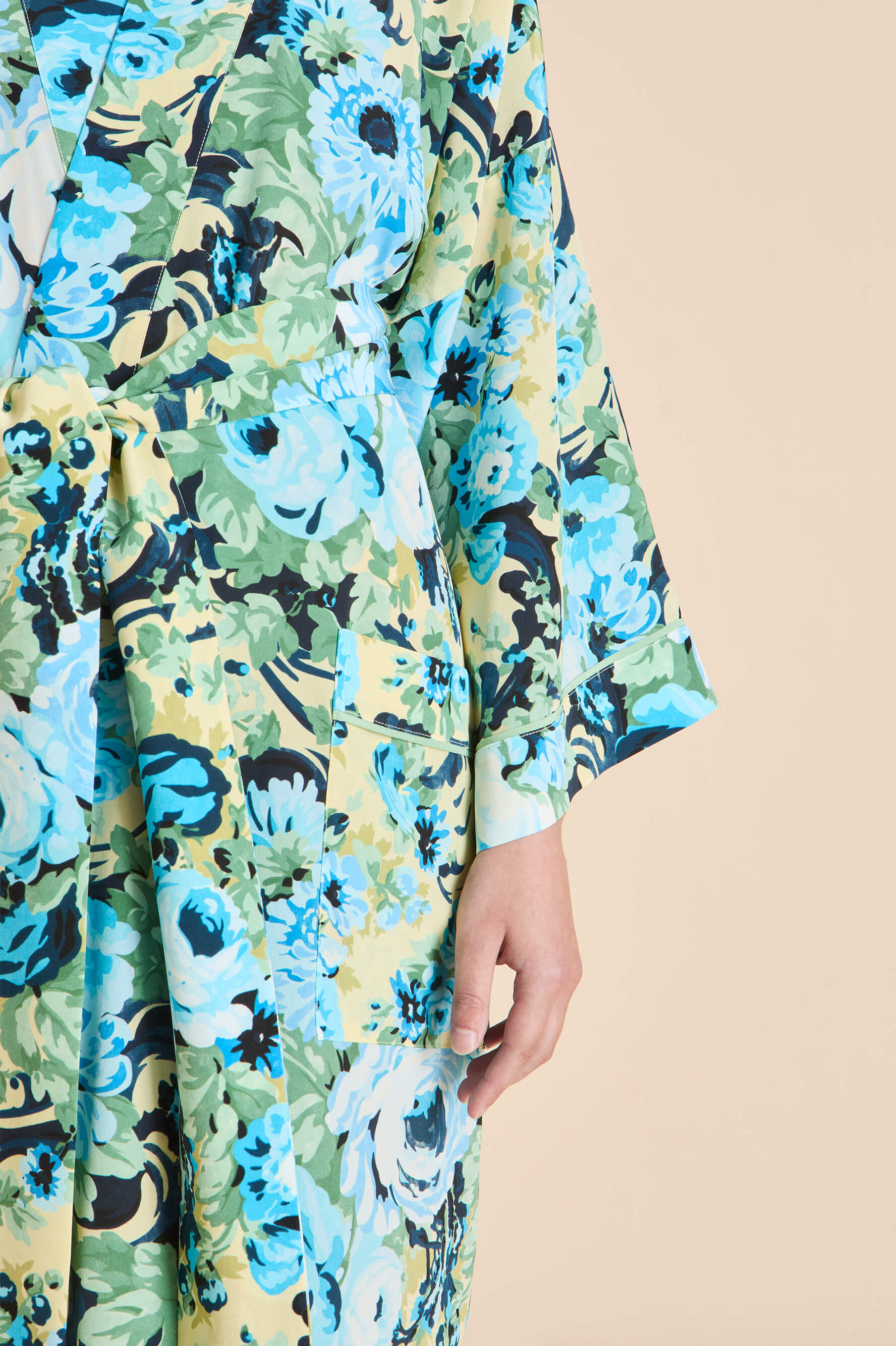 Sabine Jardin Blue Floral Robe in Silk Crêpe de Chine