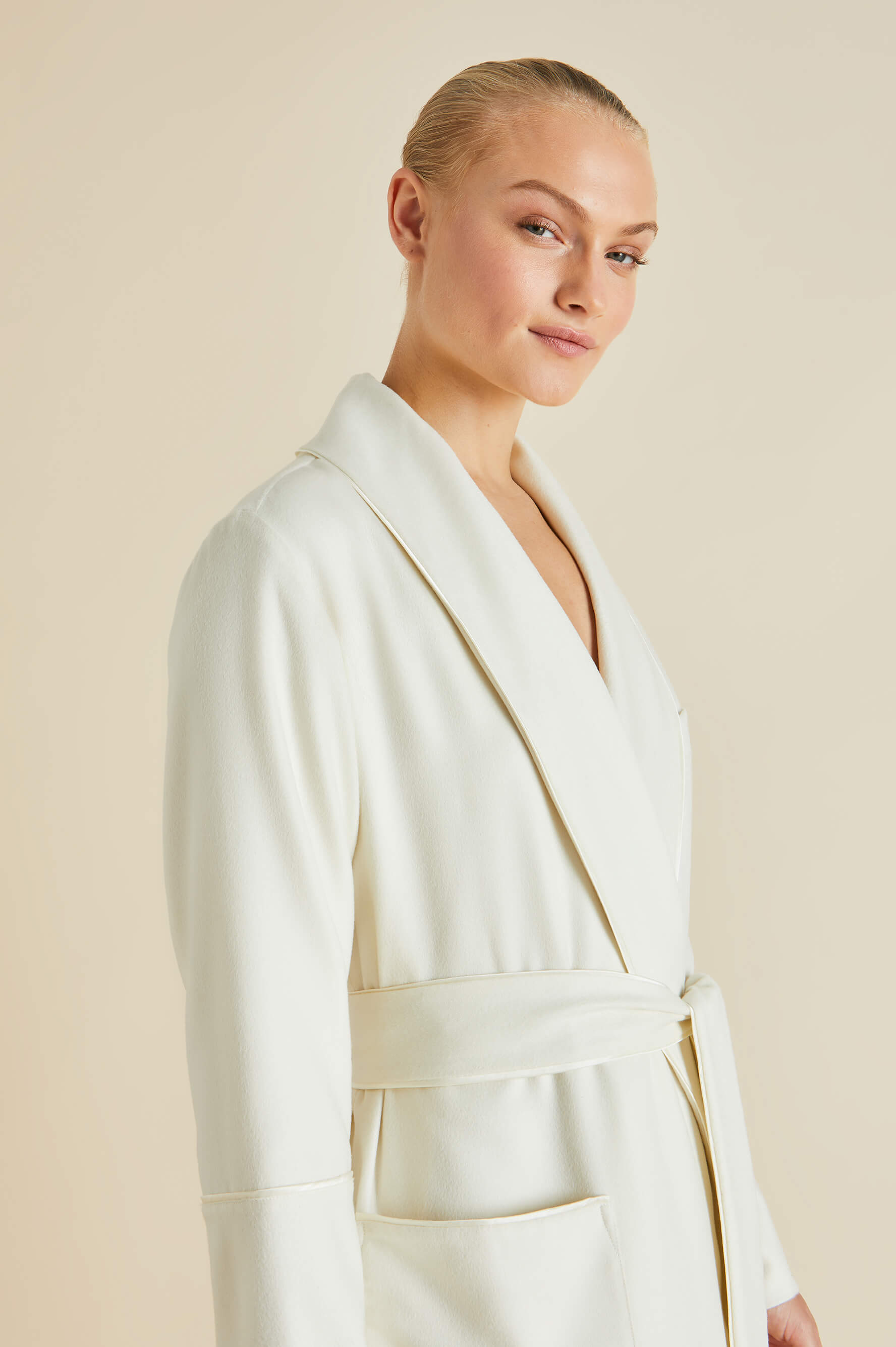 Logan Aspen Ivory Robe in Cashmere | Olivia von Halle