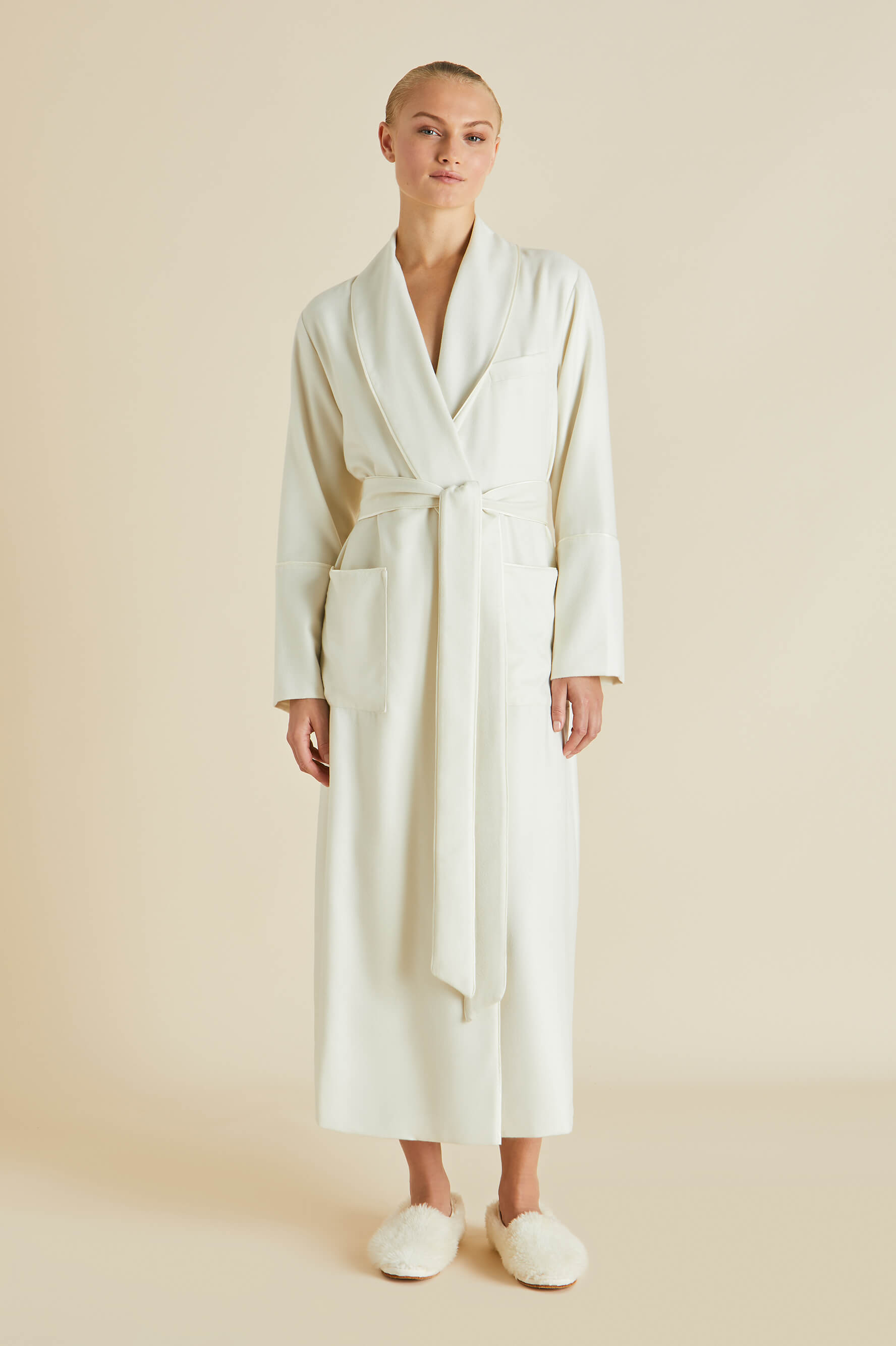 Logan Aspen Ivory Robe in Cashmere