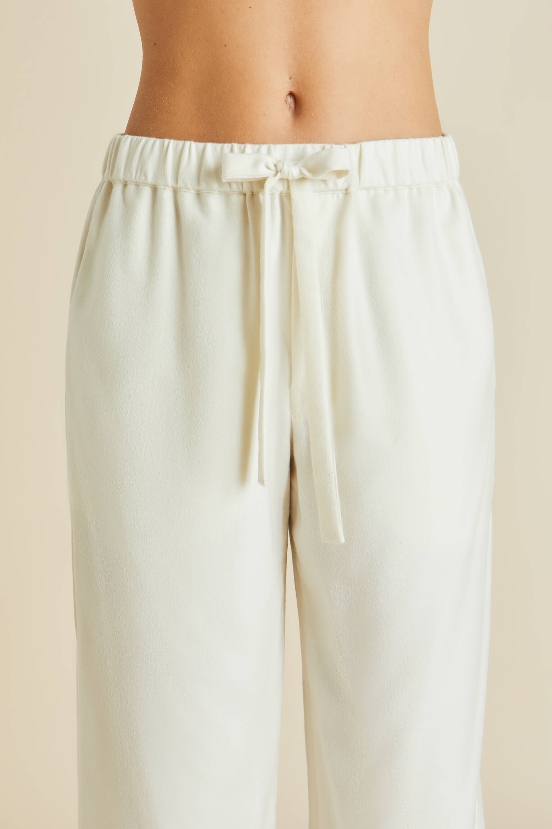 Vanderbilt Aspen Ivory Pyjamas in Cashmere