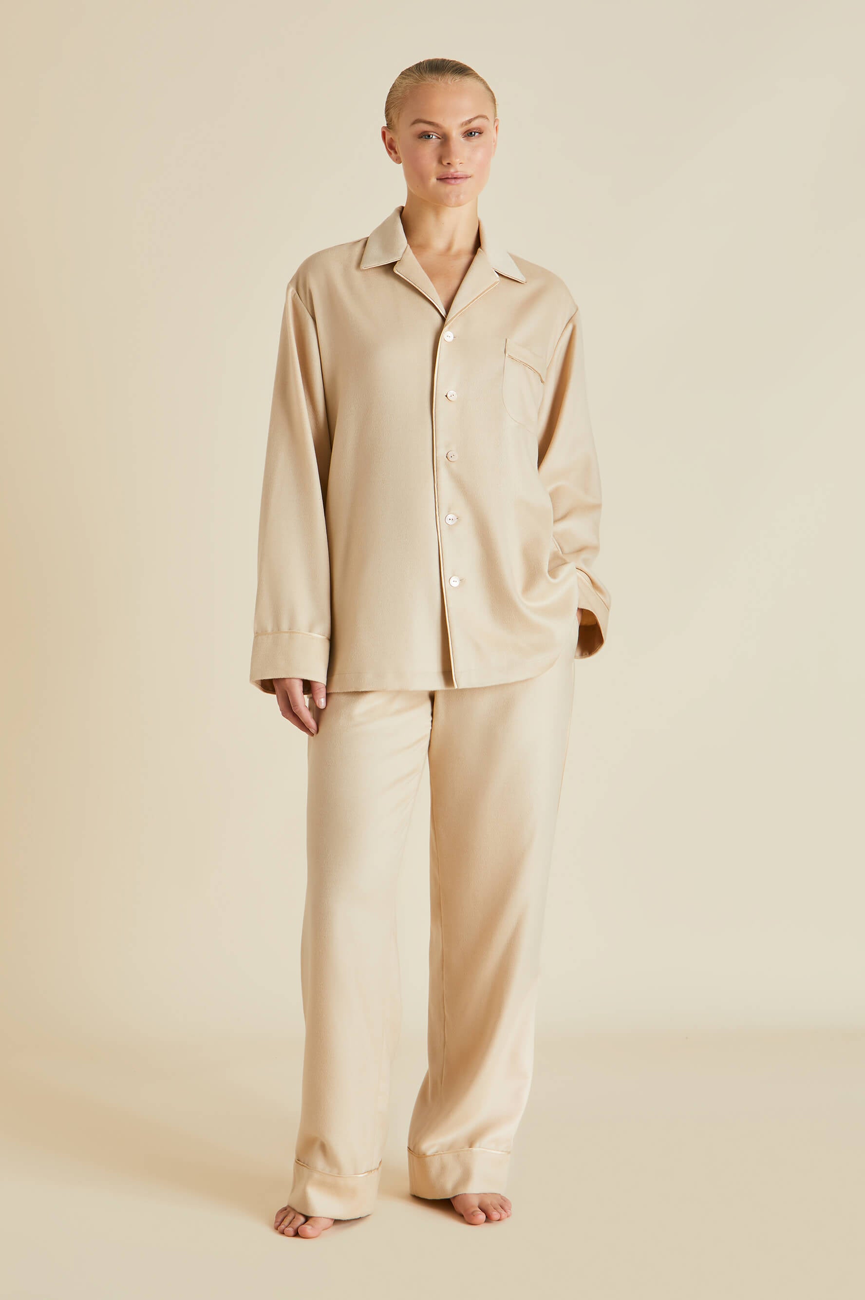 vanderbilt muscat beige cashmere pyjamas