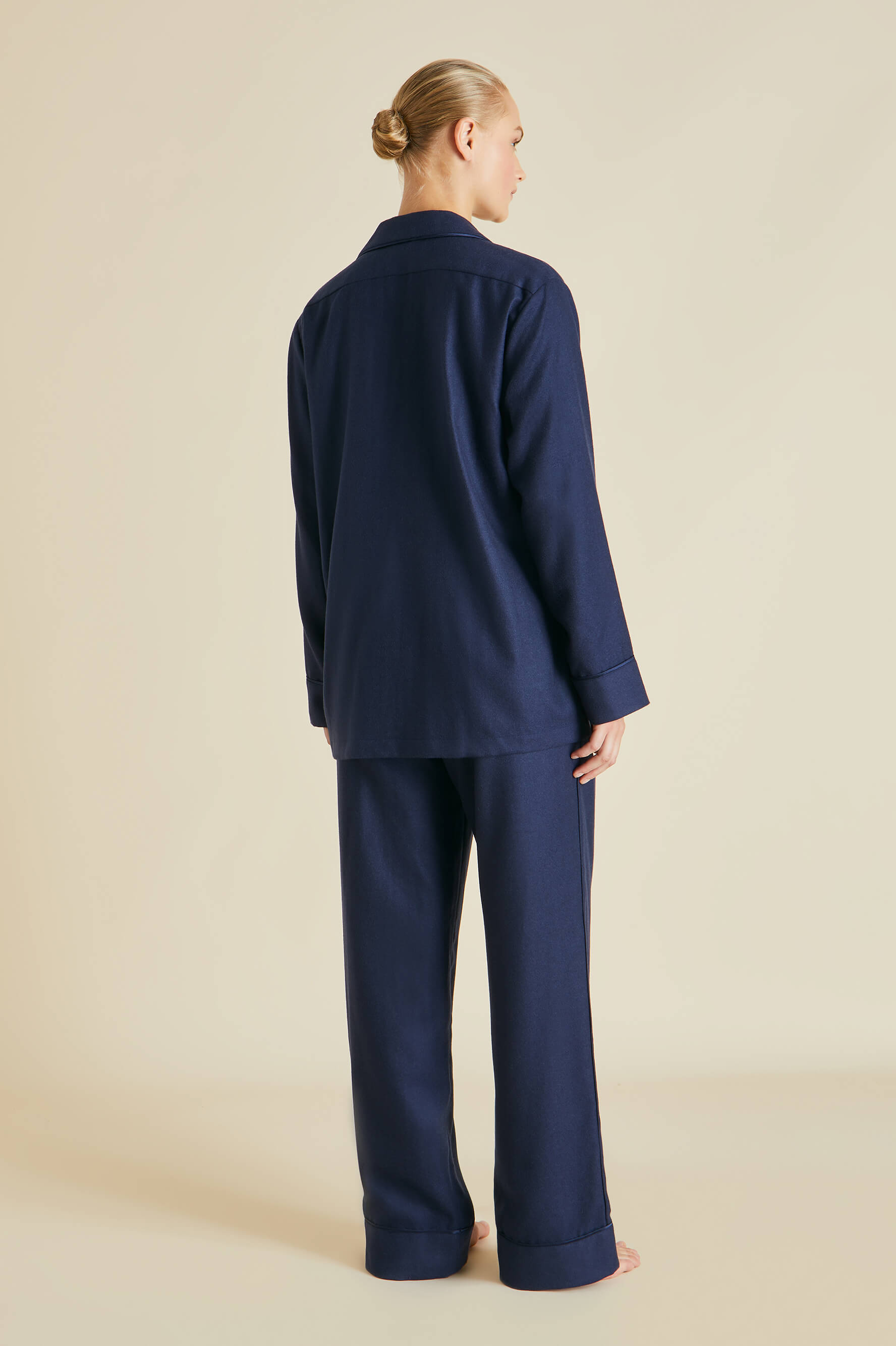 Vanderbilt Osaka Navy Pyjamas in Cashmere