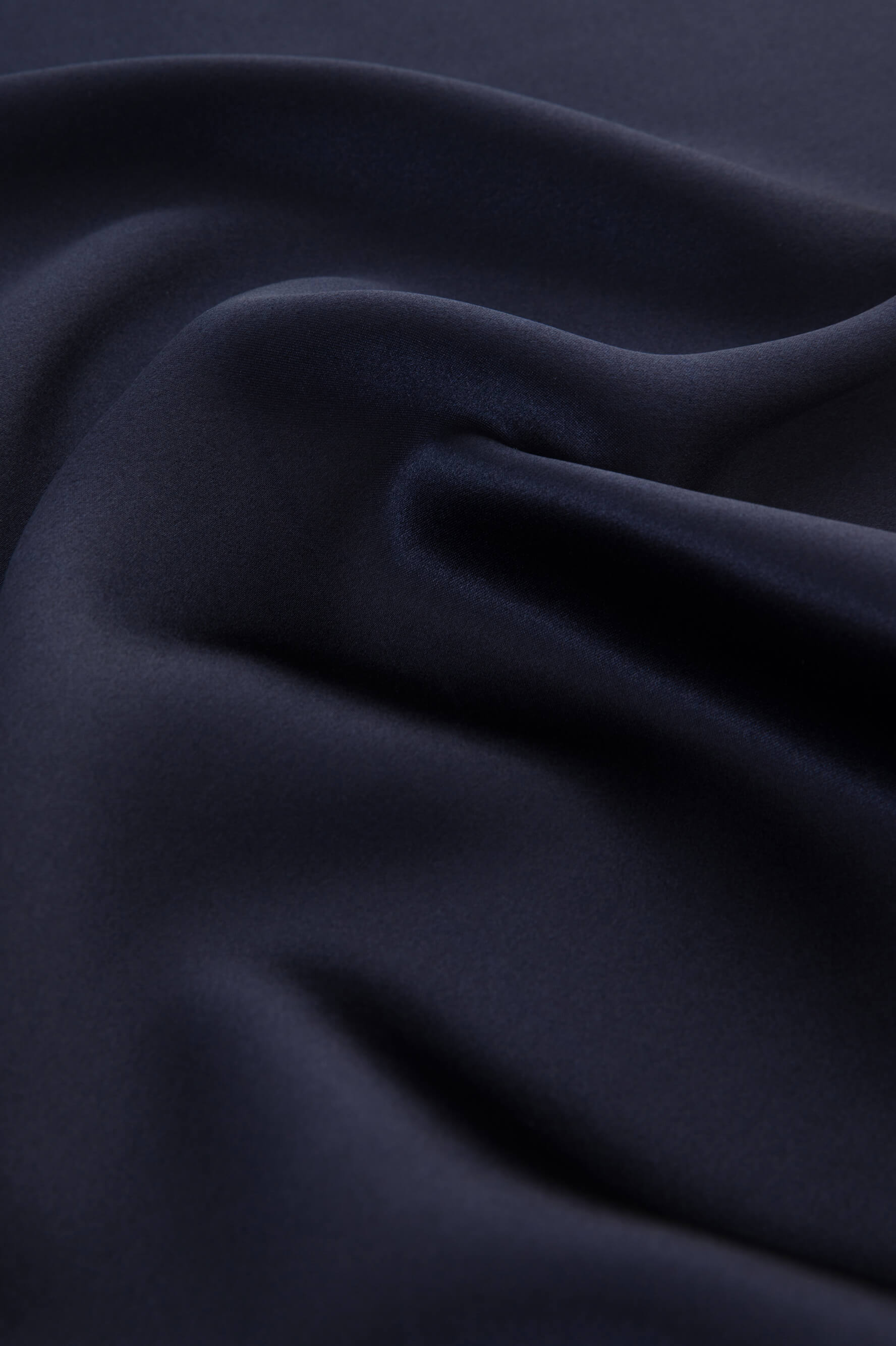 Gloria Navy Robe in Silk Satin