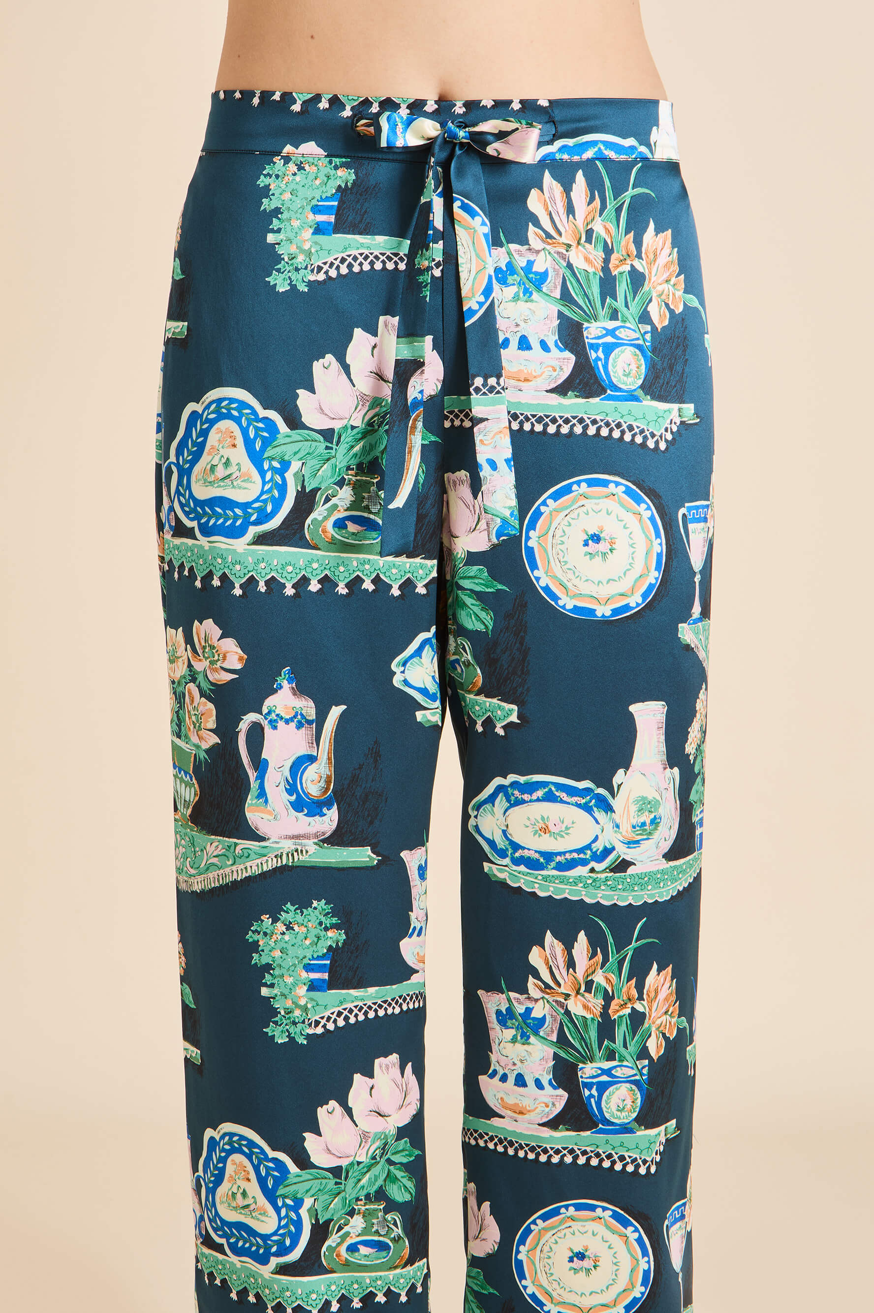 Lila Giotto Blue Plate Pyjamas in Silk Satin