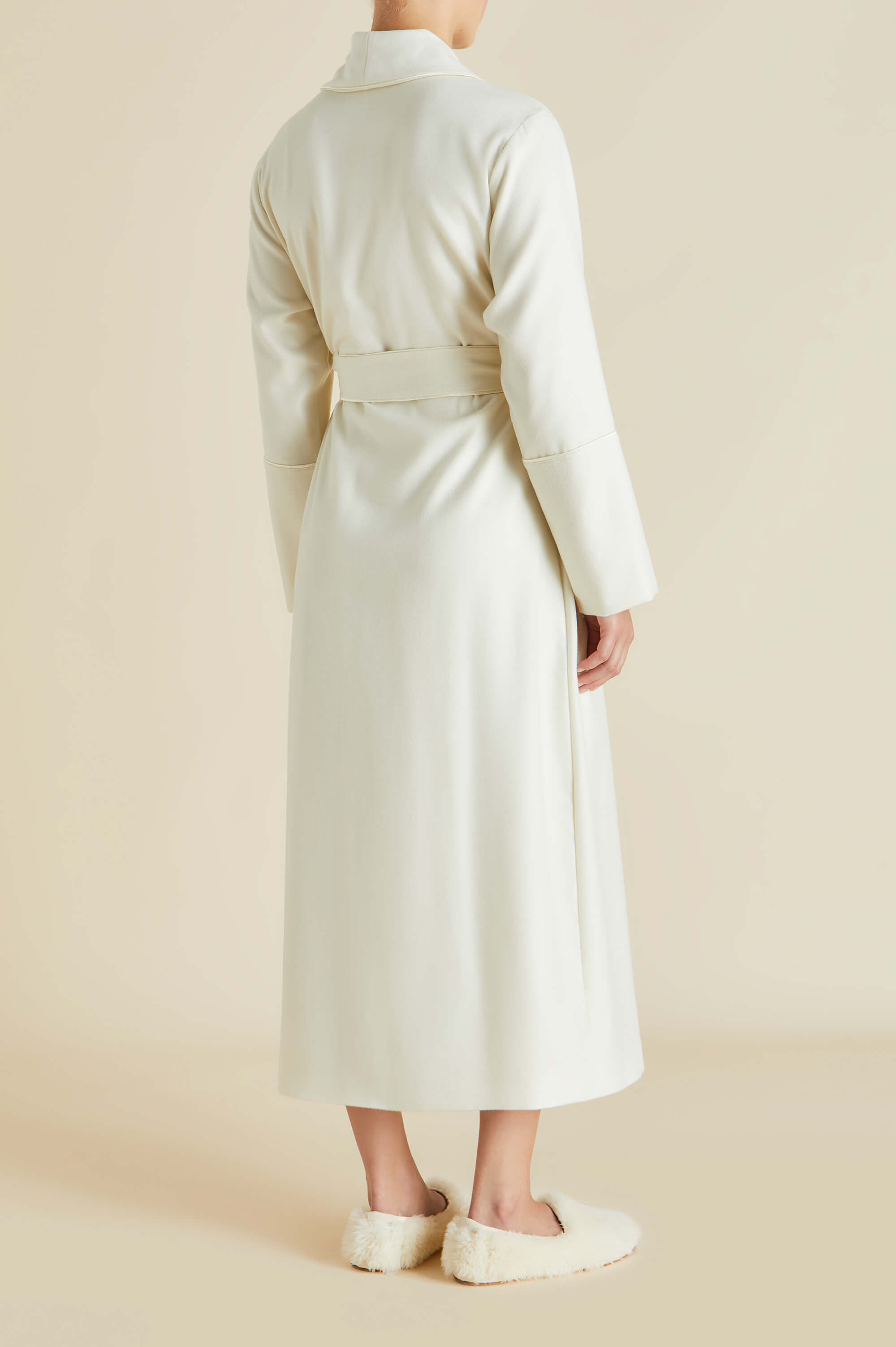 Logan Aspen Ivory Robe in Cashmere
