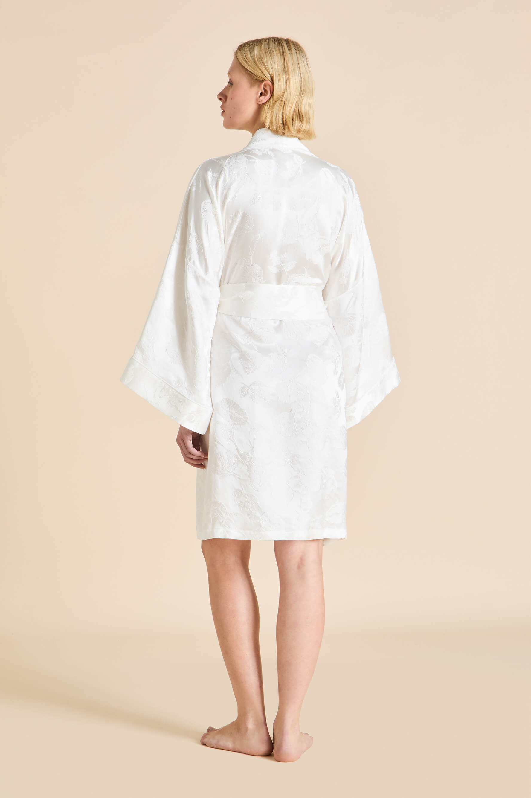 Mimi Liliana Ivory Floral Robe in Silk Jacquard
