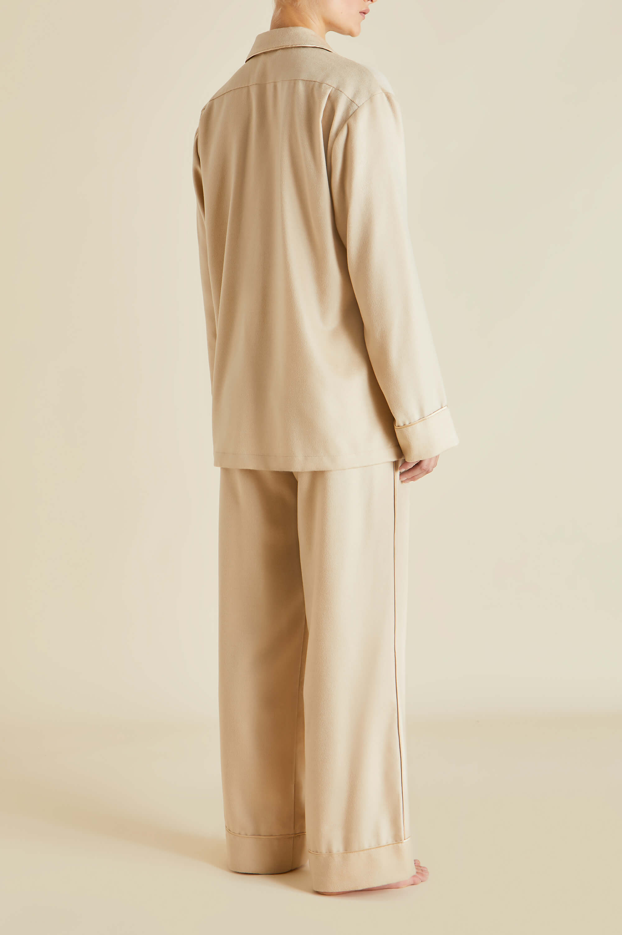 vanderbilt muscat beige pyjamas in cashmere 