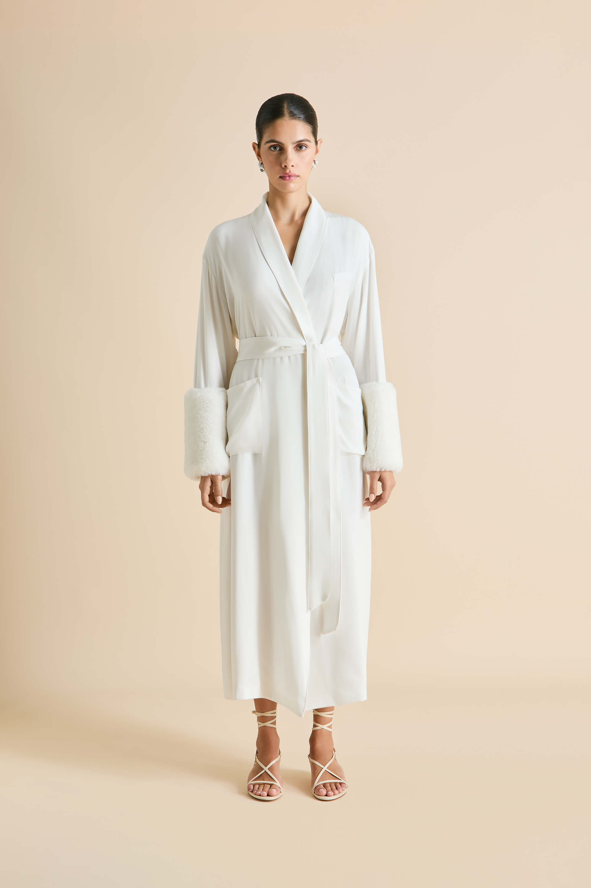 Capability Snow White Robe in Silk Crêpe de Chine