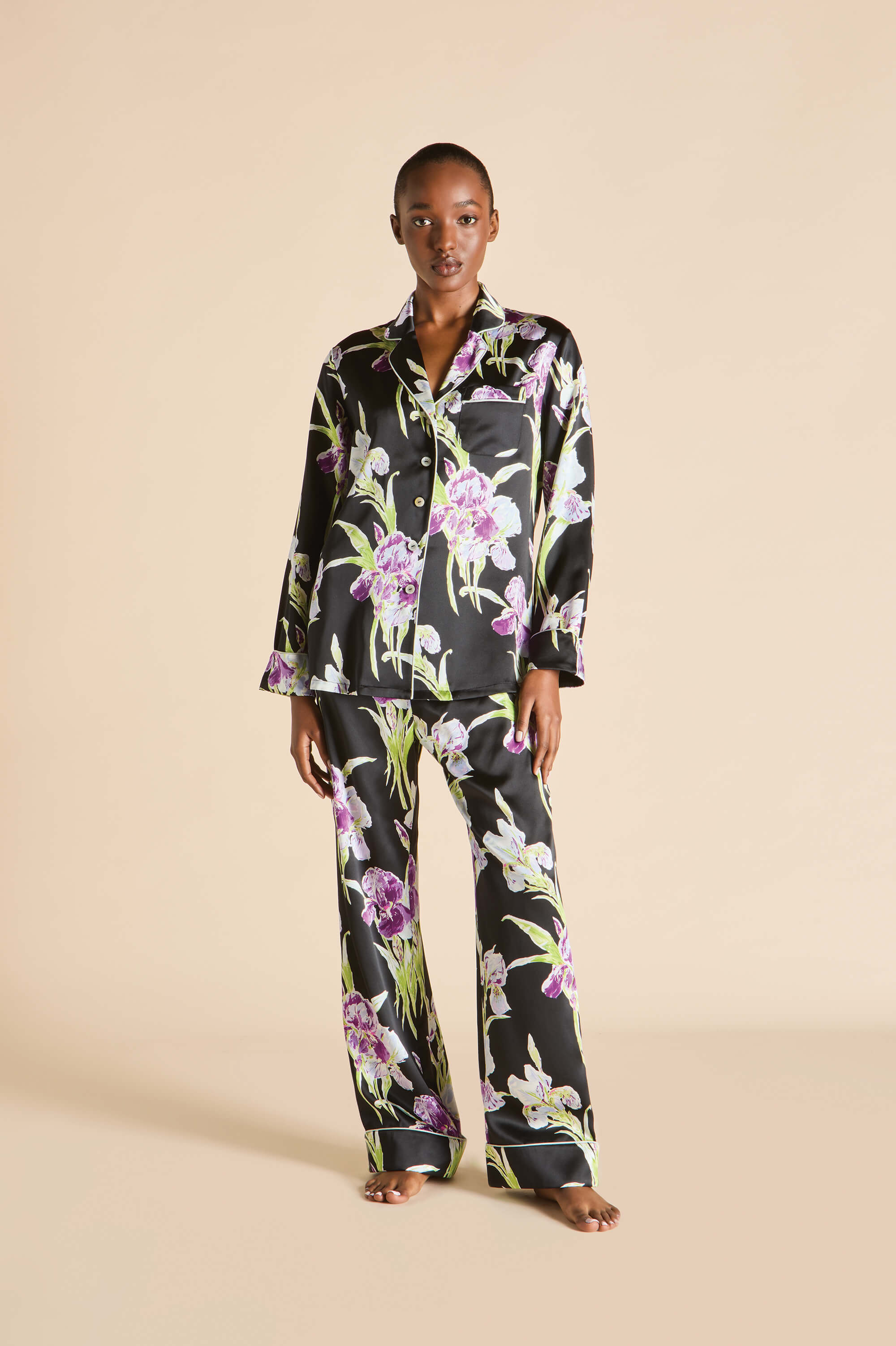 【OLIVIA VON HALLE】floral-print devore-chiffon ローブ Capability Madison Navy Floral Robe in Silk Satin | Olivia