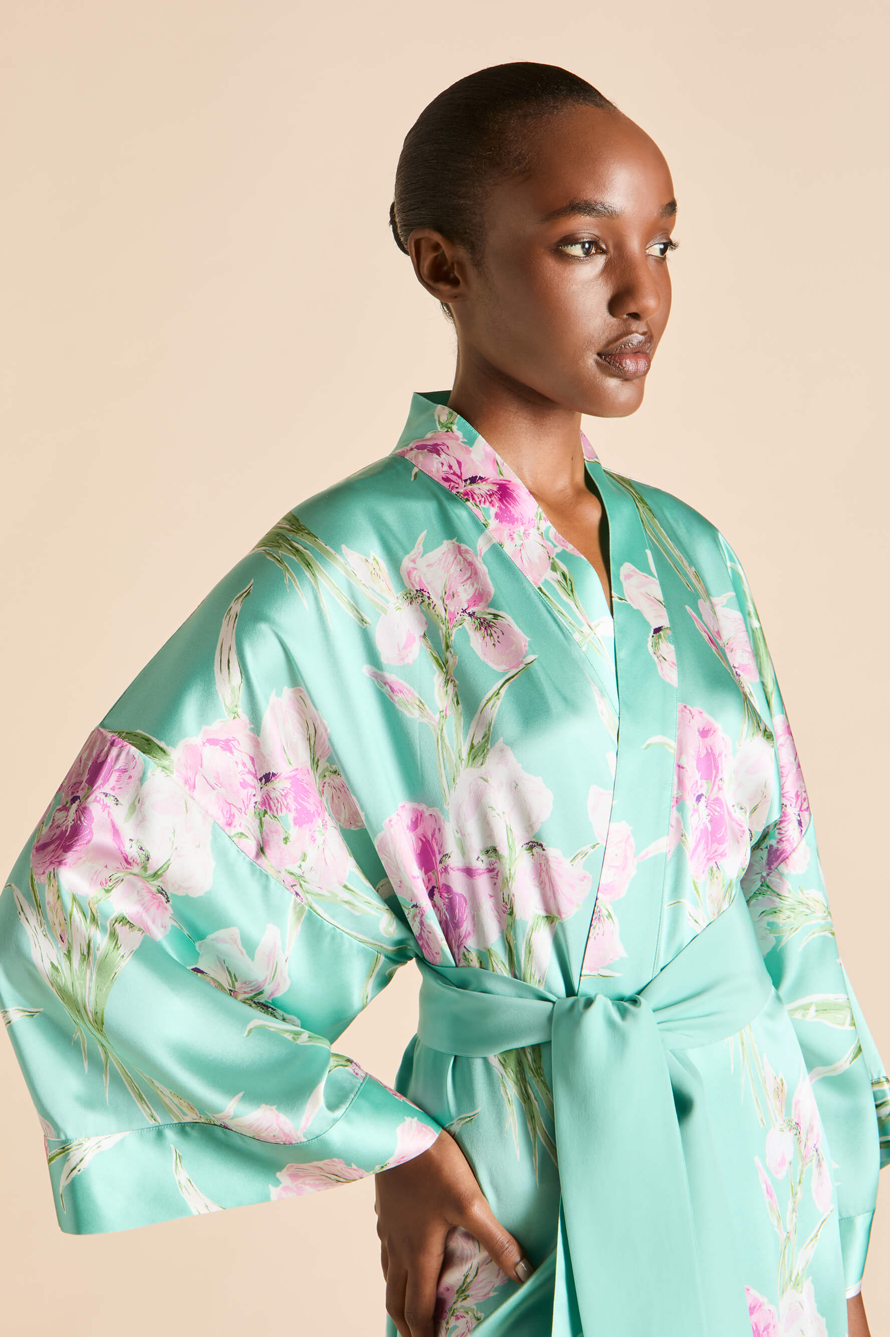 Mimi Abalone Turquoise Floral Robe in Silk Satin | Olivia von Halle