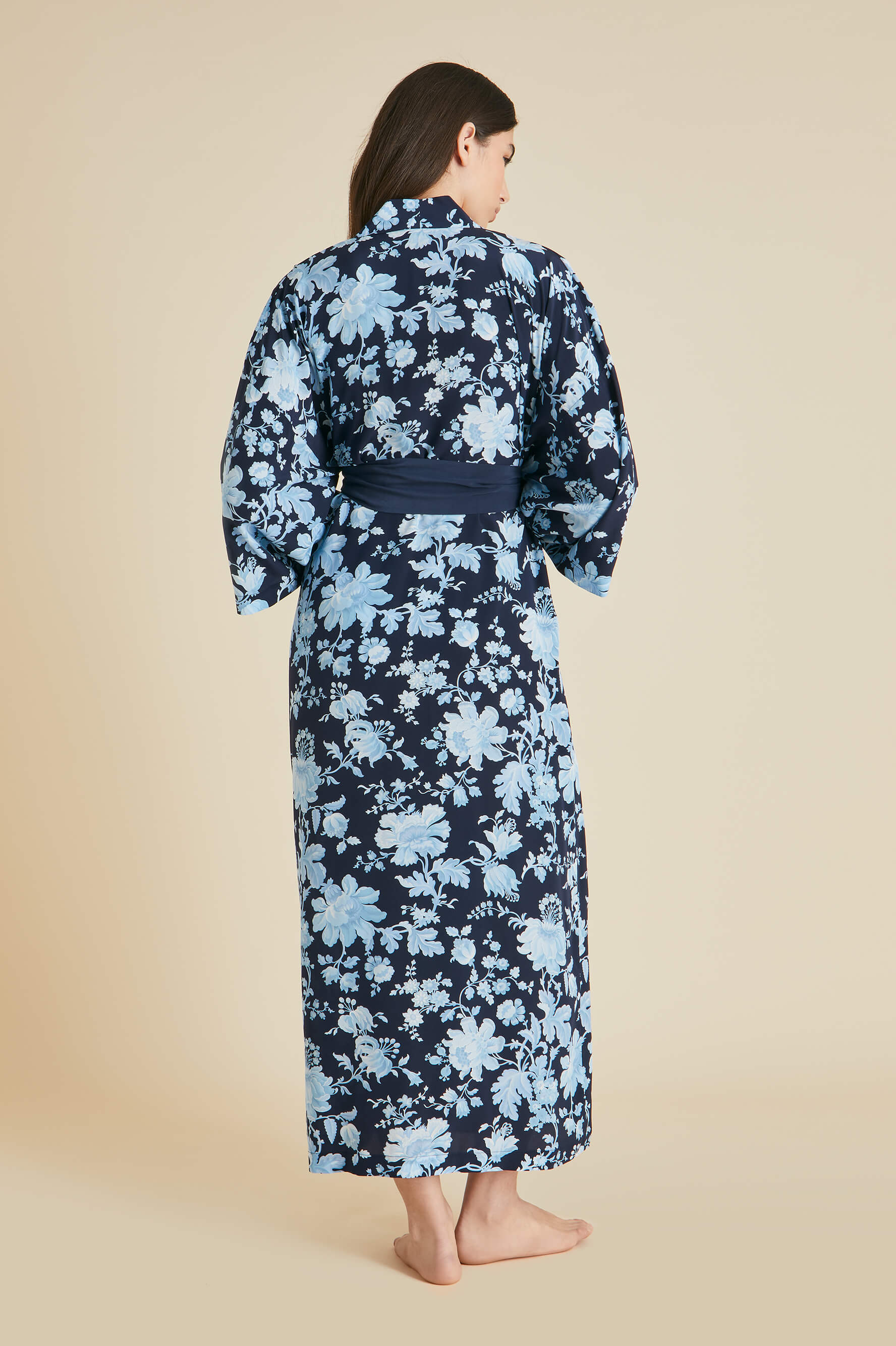 Queenie Alcides Blue Floral Robe in Silk Crêpe de Chine