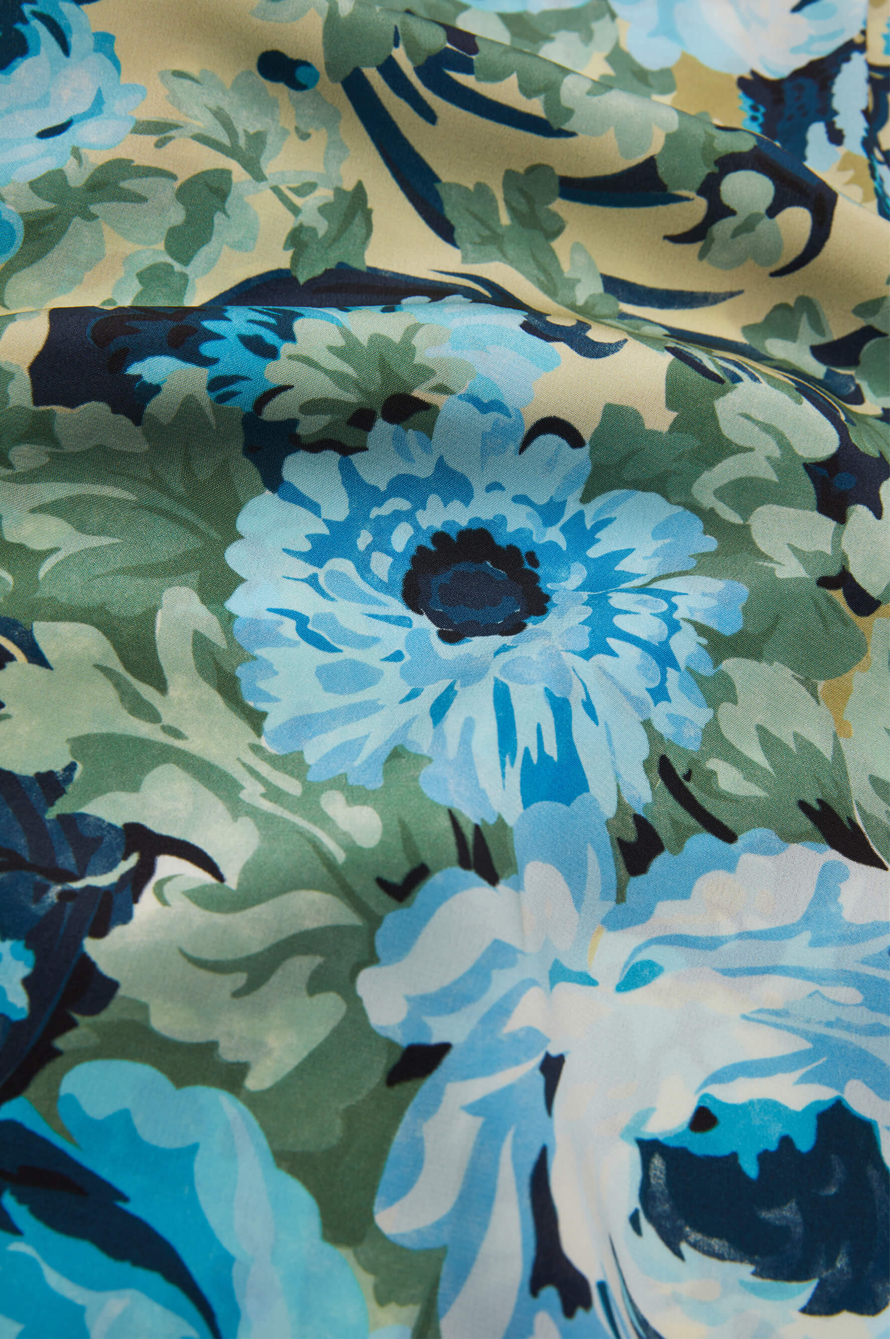 Sabine Jardin Blue Floral Robe in Silk Crêpe de Chine