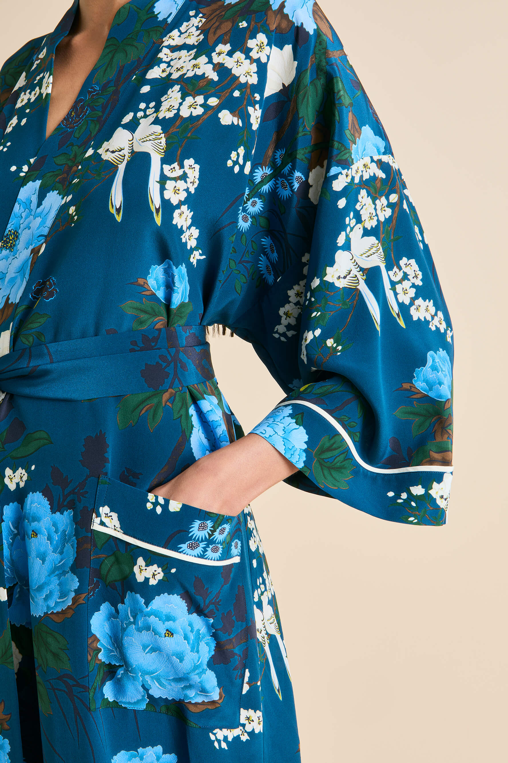 Sabine Tibatant Blue Floral Robe in Silk Crêpe de Chine