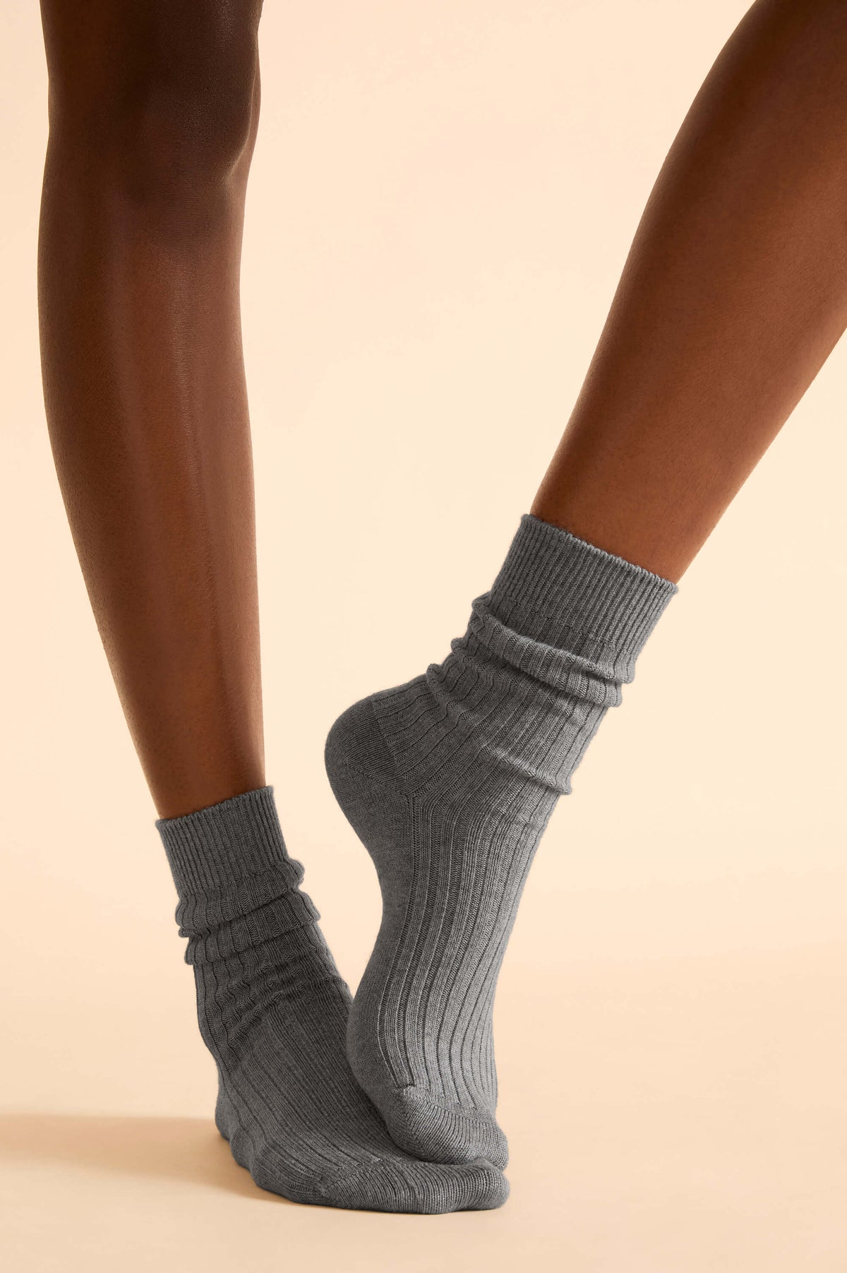 Spencer London Grey Socks in Silk-Cashmere