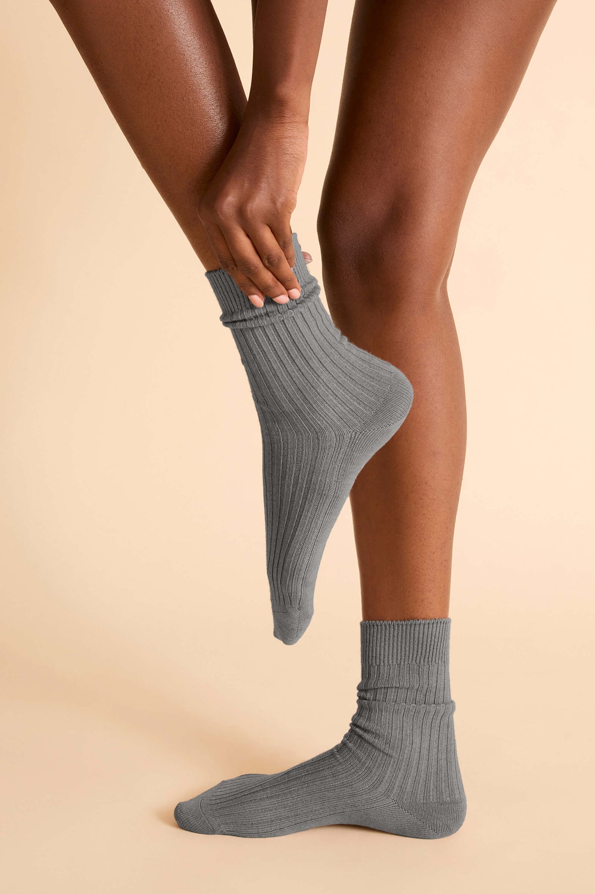 Spencer London Grey Socks in Silk-Cashmere