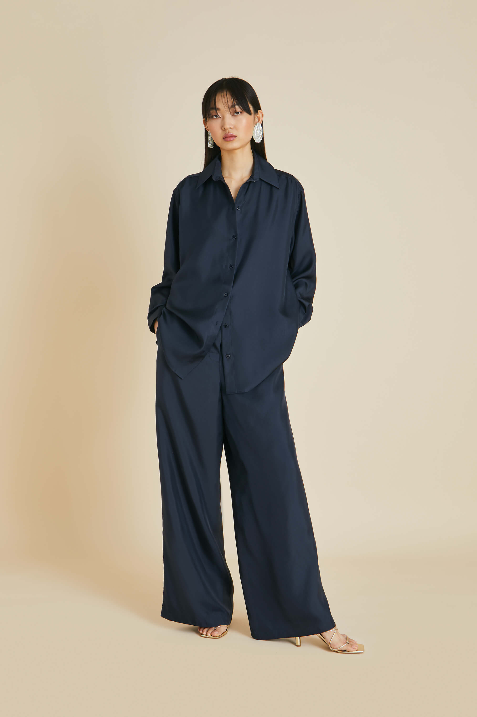 wolfe navy pyjamas in silk twill