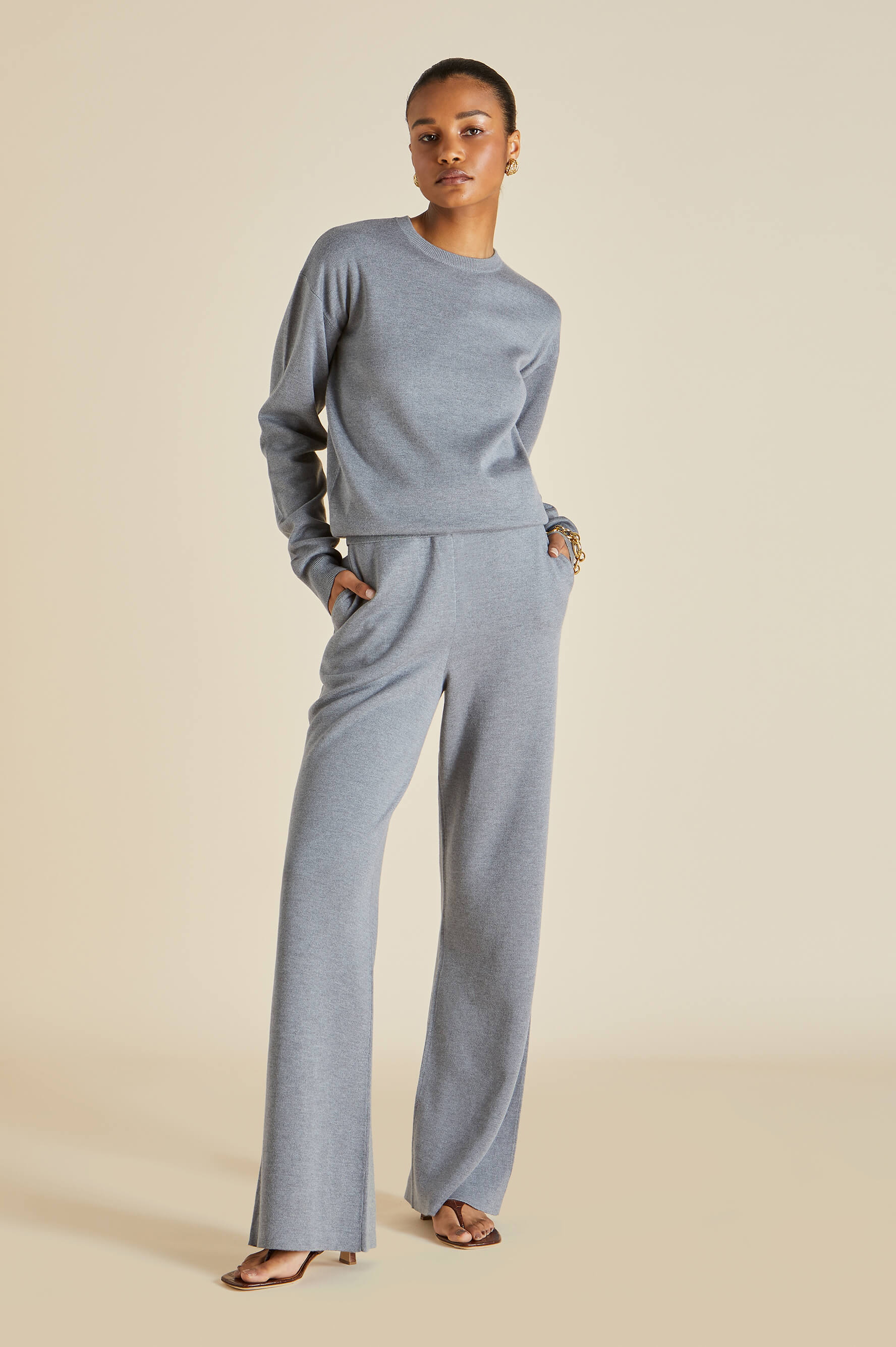 https://oliviavonhalle.com/cdn/shop/products/Olivia-von-Halle-Carmel-London-silk-cashmere-jumper-and-wide-leg-trouser-set-grey-SC0028-1.jpg?v=1630507140
