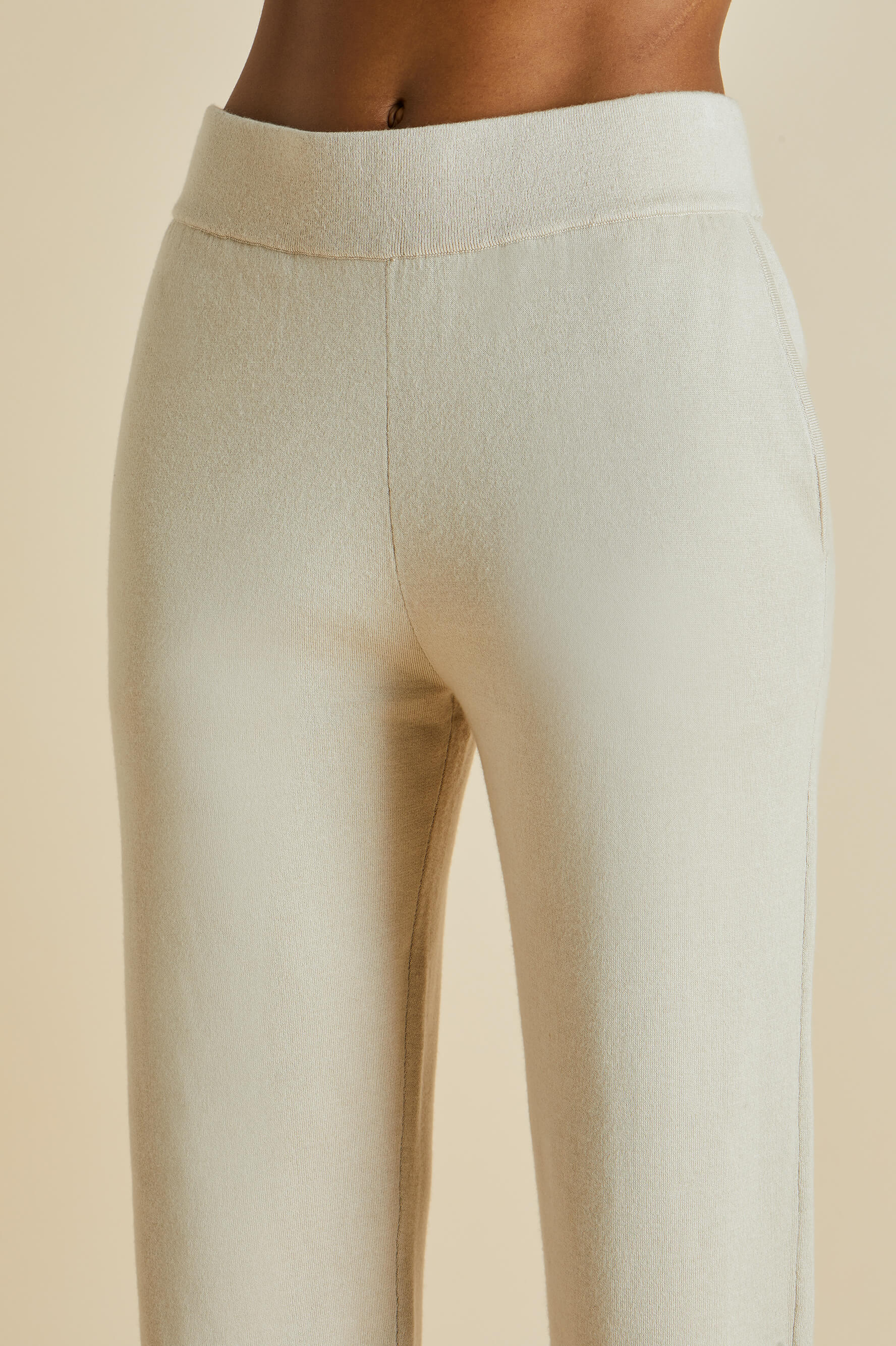 Della Kasbah Cream Tracksuit in Silk-Cashmere