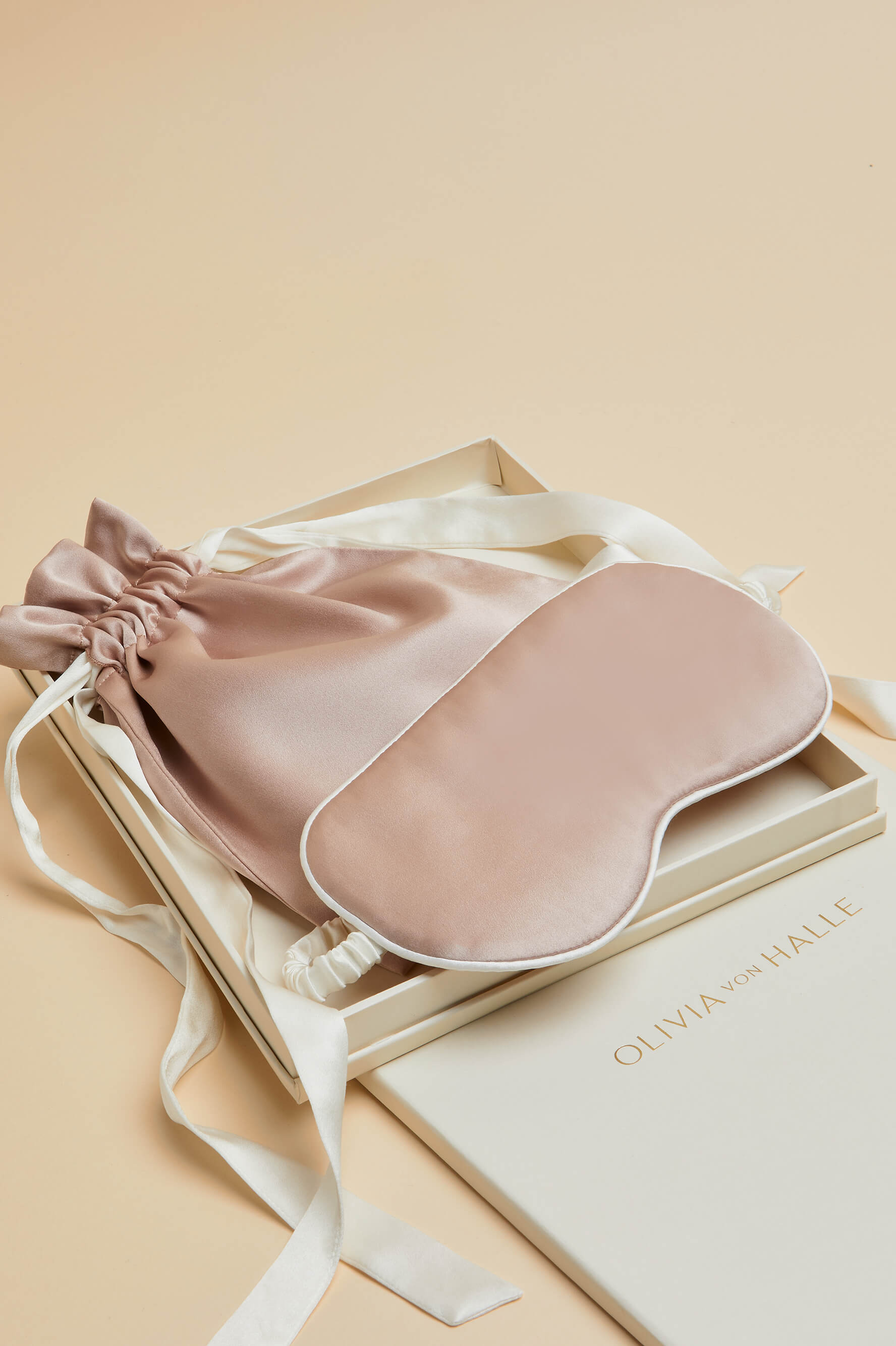 な80【英国】オリヴィア・フォン・ハレ シルク アイマスク Olivia Oyster Ivory Eye Mask in Silk Satin | Olivia von Halle