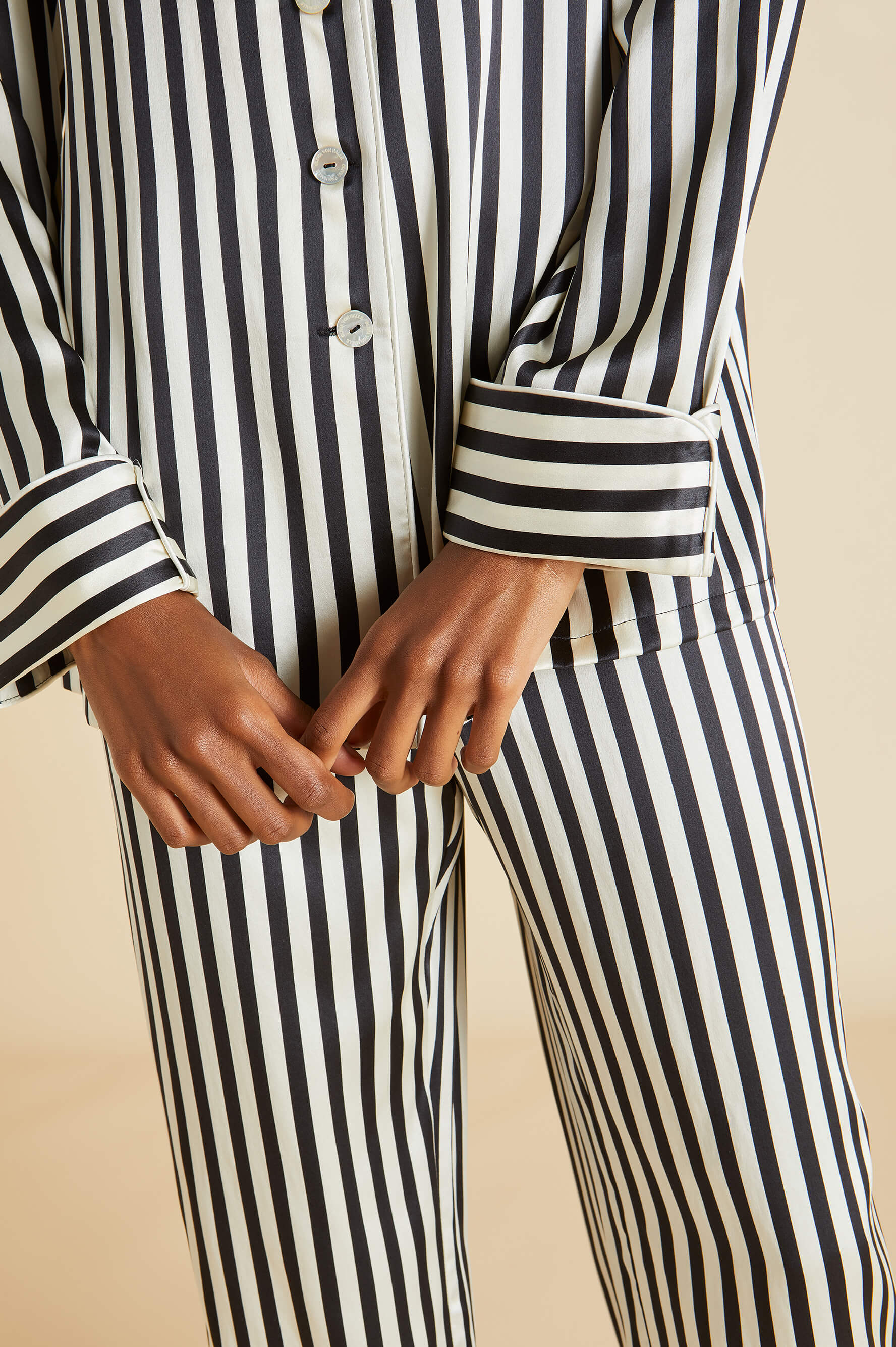 Lv Louis Vuitton pj pajamas pyjama payama pyjamas pjs sleepwear nightwear  satin silk can nego